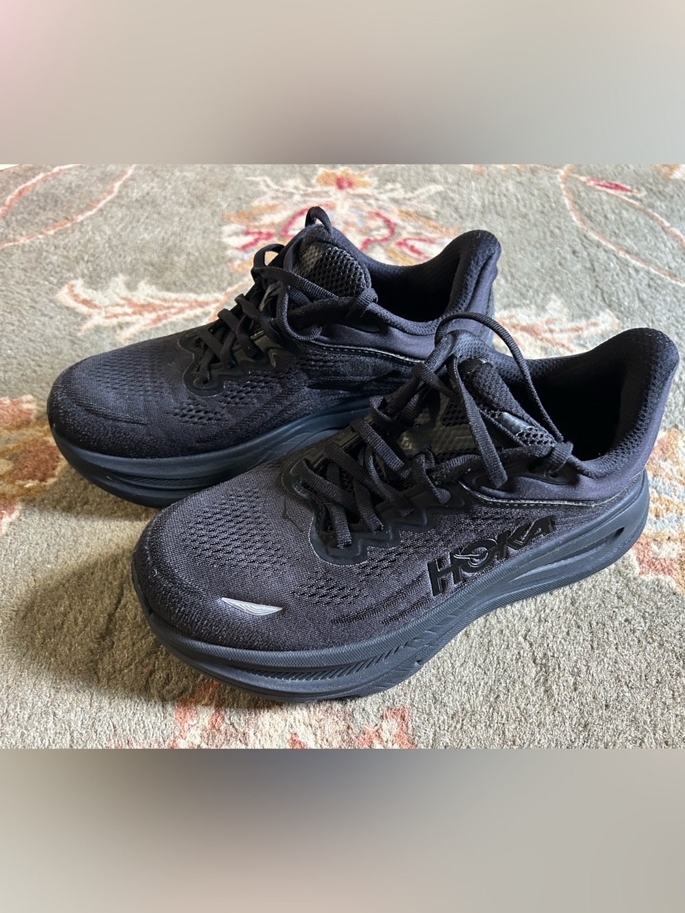 Hoka Bondi 9 Women’s All-Black Cushioned Running Shoes 7.5 2E.     X-Wide